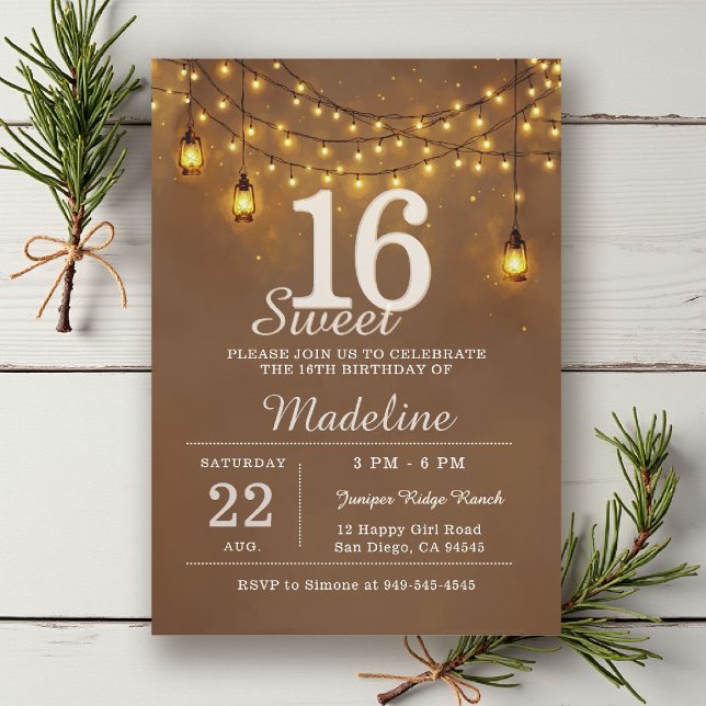 Rustic Barn String Lights Glow Lanterns Sweet 16 Inbjudningar (rustic sweet 16 birthday party invitation string lights barn lanterns brown gold outdoors backyard)