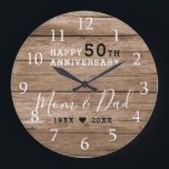 Rustic Barn Wood 50:e årsdagen Guld Bröllop  Stor Klocka<br><div class="desc">50:e gyllene Bröllop-årsjubileet med ett rustiskt utseende.</div>