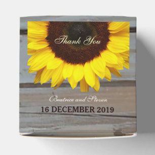 Rustic Barn Wood Solros Favor Box Presentaskar