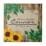 Rustic Barn Wood Solros Kakelplatta<br><div class="desc">Rustic Barn Wood Sunsphere . Gör en underbar gåva till någon speciell par. ⭐ Produkten är 100 % Anpassade. ****Klicka på KNAPPEN CUSTOMIZE om du vill lägga till, ta bort, flytta, ändra storlek, ändra runt, rotera osv.. på någon av bilderna, texterna eller användorna i rutorna. 99 procent av min design...</div>