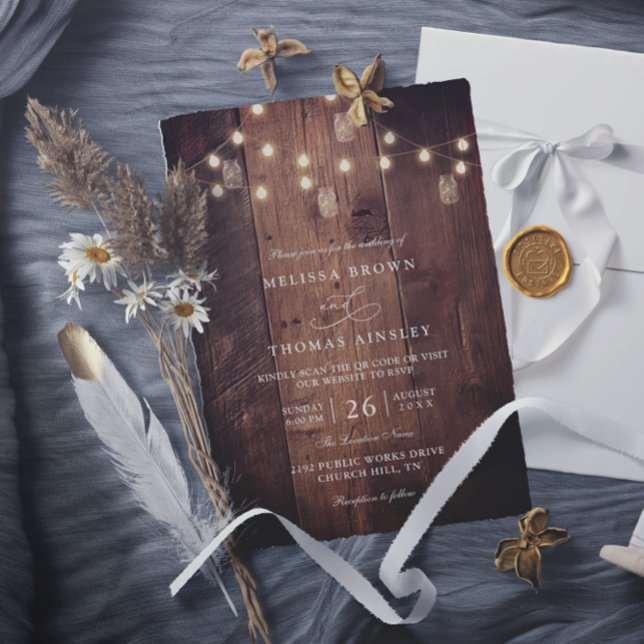 Rustic Barn Wood String Lights QR Code Wedding Inbjudningar (Skapare uppladdad)
