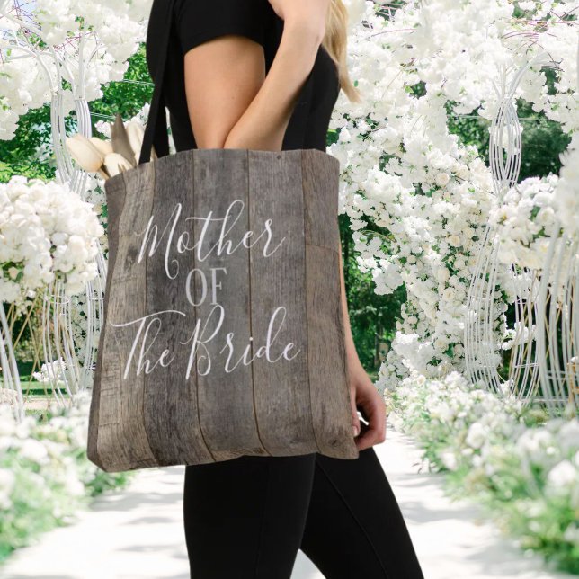 Rustic Barn Wood Typography Budens mamma Tygkasse (Rustic Barn Wood Typography Mother of the Bride Tote Bag)