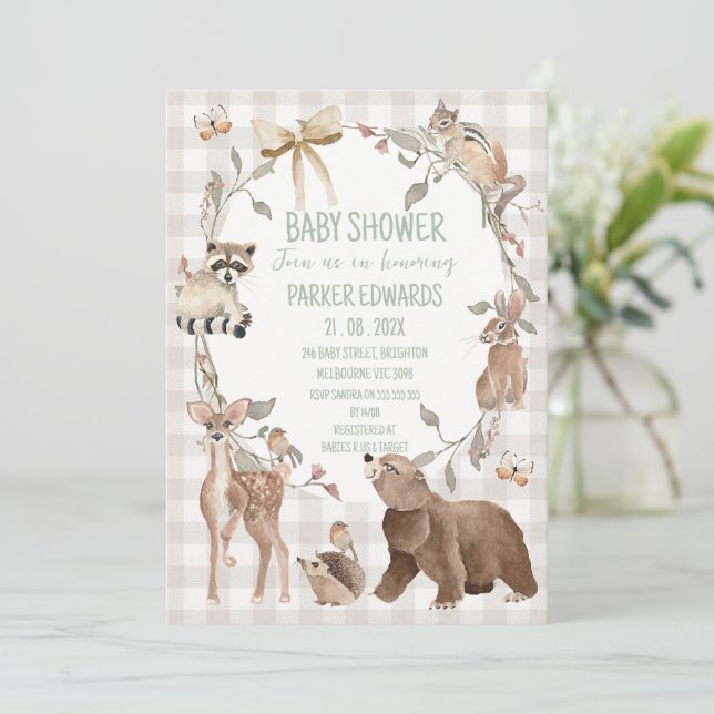 Rustic Beige Woodland Baby Shower Invitation Inbjudningar (Stående Fram)