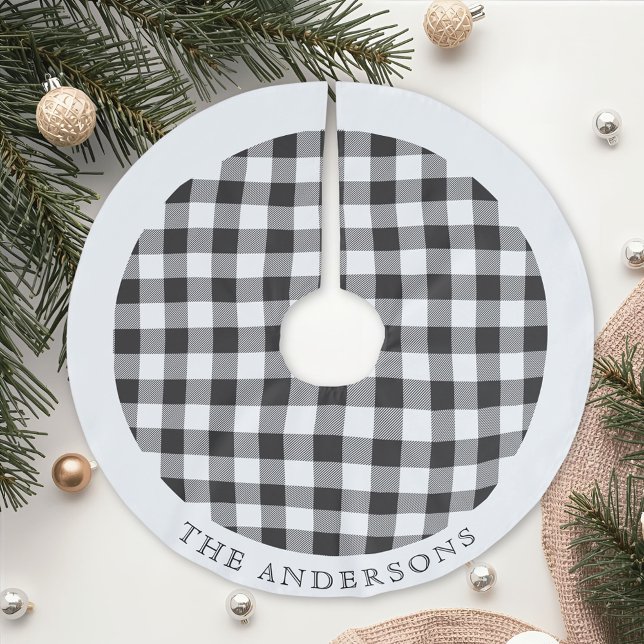 Rustic Black and White Buffalo Check Family Namn Julgransmatta Borstad Polyester (Skapare uppladdad)