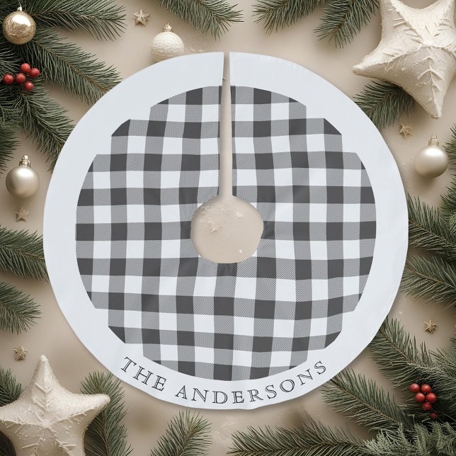 Rustic Black and White Buffalo Check Family Namn Julgransmatta Borstad Polyester (Skapare uppladdad)