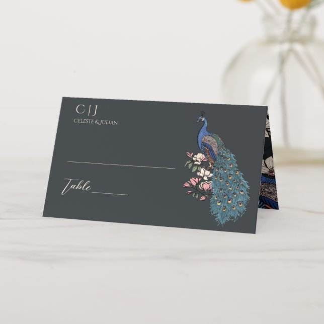 Rustic Black Blommigt Peacock Bröllop Placeringskort (Rustic Floral Blue Teal Peacock on Magnolia Branch in Full Bloom with Flowers in Chic, Modern Black.)