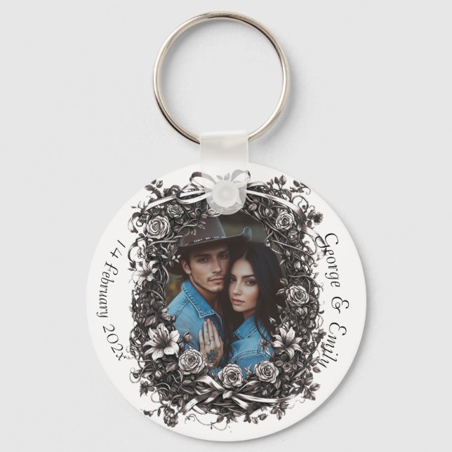 Rustic Blommigt Bröllop, sepia. Nyckelring (Framsida)