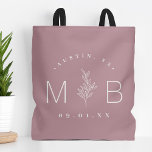Rustic Blommigt Stem Bröllop Monogram | Mauve Tygkasse<br><div class="desc">Anpassningsbar tryckt tote bags gör en roligt och ett funktionellt bröllop till din gäst kommer att göra kärlek! Anpassa mallen med briden och gruppens namn eller monogram initialer. Lägg till bröllop-datum, stad, stat eller plats namn eller annan anpassningsbar. Denna moderna logotyp-stil-modell har en enkel blommigt och en blandad typografi. Använda...</div>