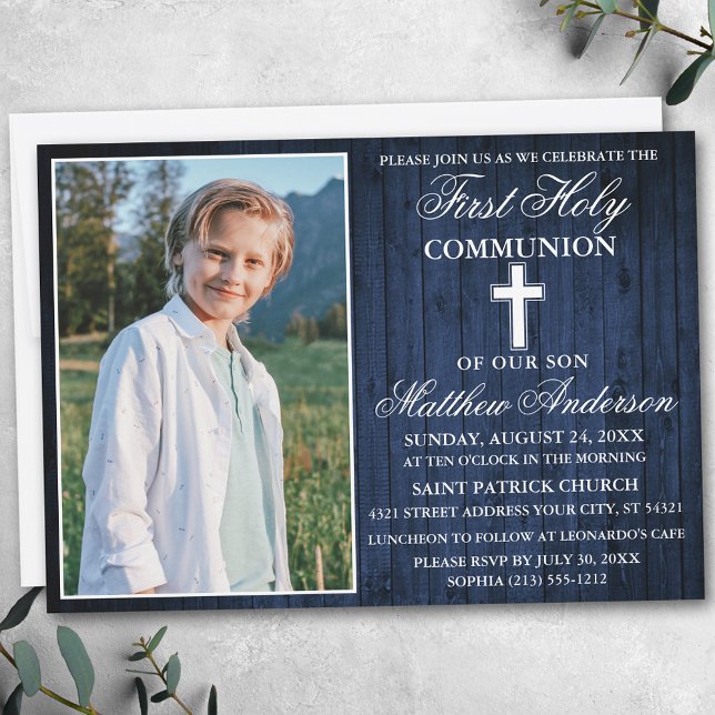 Rustic Blue Wood First Heliga Communion Photo Inbjudningar (Customize to change text size, text style or to add more text to back of card.)