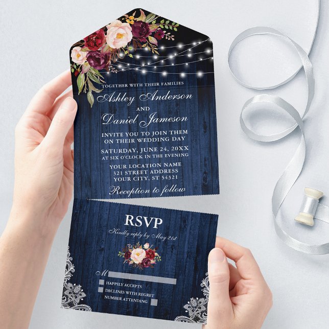 Rustic Bröllop Blommigt Blue Wood Ljus Snöre (All In One Wedding Invitation with tear off RSVP Card)