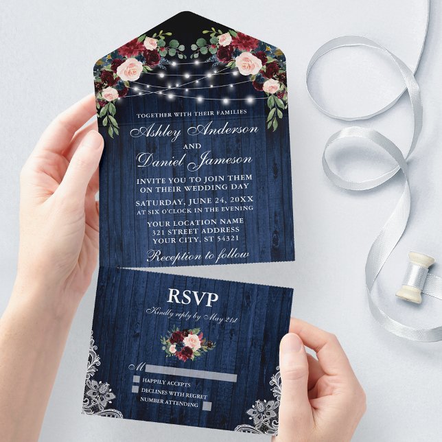 Rustic Bröllop Blommigt Blue Wood Ljus Snöre (All In One Wedding Invitation with tear off RSVP Card)