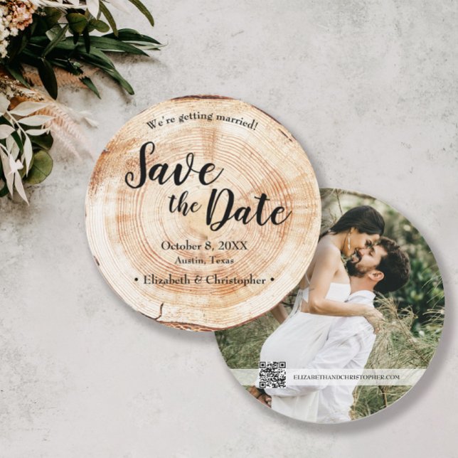 Rustic Bröllop spara datum fotoWood Grain Inbjudningar (Rustic wedding unique photo save the date card with QR code to website.)