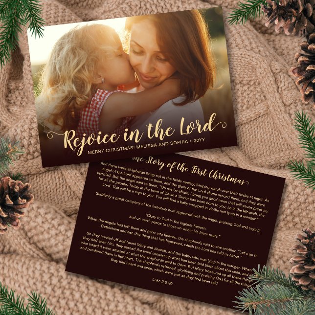 Rustic Brown Bible Verse Religiösa julkort (Religious Christmas card in brown and gold with the story of the first Christmas)