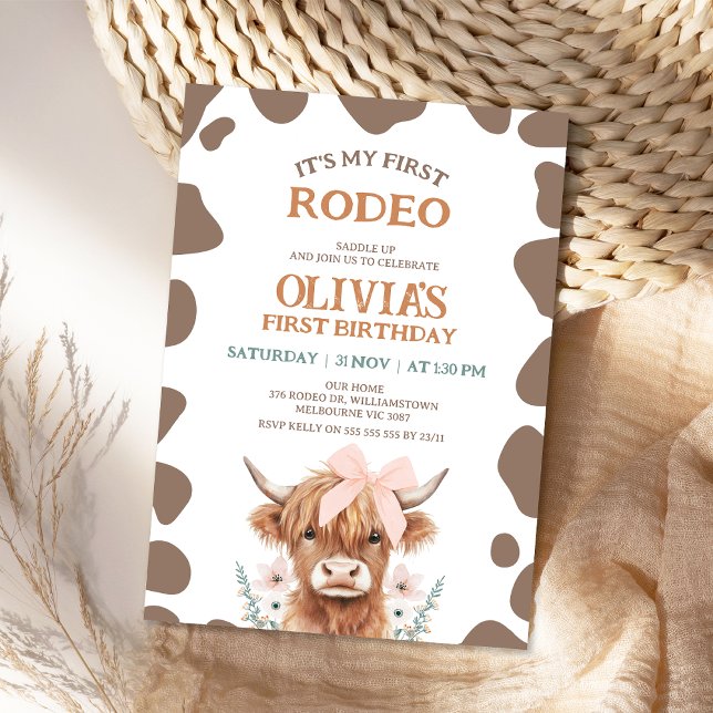 Rustic Brown Highland Cow First Rodeo 1st Birthday Inbjudningar (My First Rodeo Birthday Invitation, 1st Birthday Invitation Rodeo, Girl 1st Birthday Invitation )