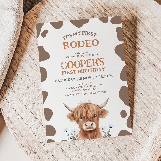 Rustic Brown Highland Cow First Rodeo Birthday Inbjudningar (First Rodeo First Birthday Invitation, Highland Cow 1st Birthday Invitation, Boy 1st Birthday Invite)