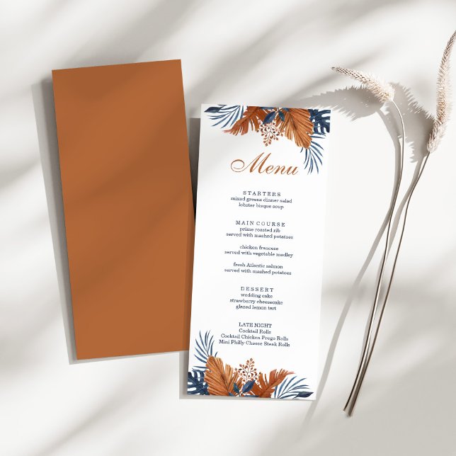 Rustic Brown och Midnight Blue Monstera Menu Card Meny (Rustic Brown and Midnight Blue Monstera Menu Card on a sunny white table with a dry wildflower.)