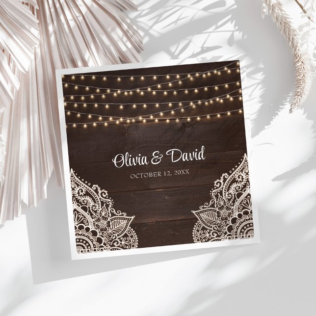 Rustic Brown Wooden Bröllop Napkins Pappersservett (Rustic Brown Wooden Wedding Napkins on a sunny white table.
)