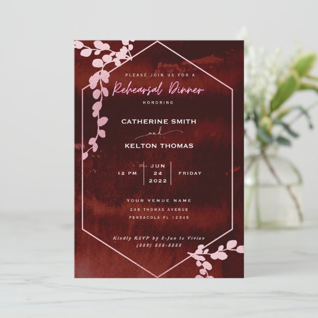 Rustic Burgundy Rosa Blommigt Rehearsal Middag Inbjudningar (Stående Fram)