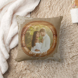 Rustic Burlap and Lace First Christmas engaged Kudde