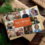 Rustic Burnt Orange jul 10 Photos Collage Julkort<br><div class="desc">Gör dina semesterhälsningar verkligt speciella med vårt roliga inspirerade julkort med 10 kvadratfoton för att fånga och dina omhuldade stunder från året. Vintagen på framsidan säger God jul och mallen gör att du kan anpassa ditt kort med tre linjer anpassningsbar text för familj namn, hälsning och år. På baksidan har...</div>