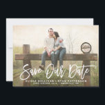 Rustic Calligraphy | Spara vårt meddelande om datu<br><div class="desc">Handskriven spara datum meddelande med rustik penselcalligrafi och guld-punkter mönster. Liknande artiklar och andra färg finns tillgängliga. Anpassa den här moderna spara datumet genom att lägga till information. Andra färg finns tillgängliga.</div>