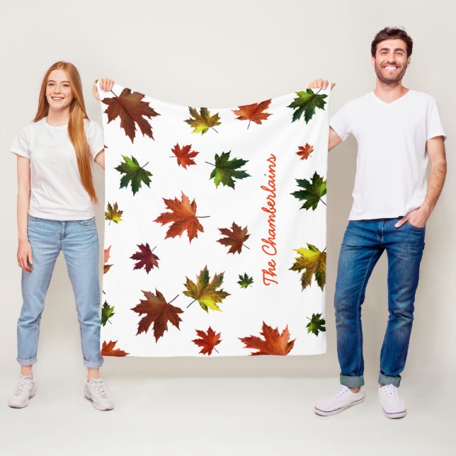 Rustic Canadian Maple Löv med ditt namn på White Fleecefilt (På plats)