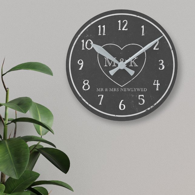 Rustic Chalkboard Heart Mr. & Mrs. Couple's Clock Rund Klocka (Available in other styles - check current stock)