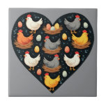 Rustic Charm Cottagecore Farm Chicken Mönster Kakelplatta<br><div class="desc">Den här charmerande gårdskycklingen mönster fångar den mysiga värmen i en rustisk landsbygd med en underbar folkkonst. Med en hjärtformad utformning fylld med färgstarka höns, mjuka nästen och fläckiga ägg utstrålar den här illustrationen en cottagecore-estetik med sina örhänta toner och vintagens hemestörd. Den handdragna bakgrunden stil och mörk förbättrar den...</div>
