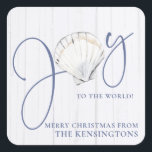Rustic Coastal jul Seashell Joy Fyrkantigt Klistermärke<br><div class="desc">Julskjulsstilen vid Rustic Kust Joy Stickers med festive,  elegant typography of Joy to the World med användning av nautisk vattenfärgssäsongsskal som "o" i Joy. Lägg enkelt till ditt eget hälsning och namn för en roligt,  personlig till dina kort och paket i år!</div>