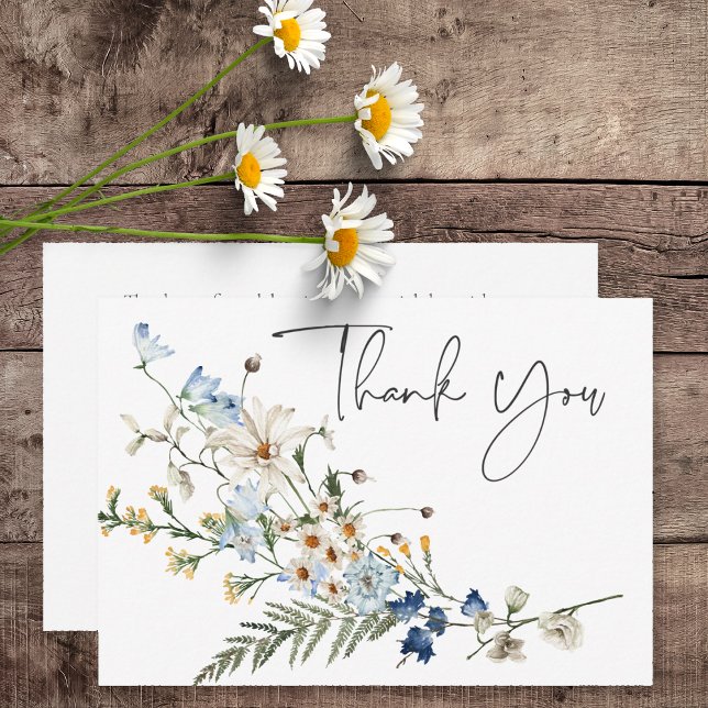 Rustic Dusty Blue Wildblommor & Daisy Bröllop Tack Kort (Rustic Dusty Blue Wildflowers & Daisies Wedding Thank You Card)