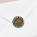 Rustic Eucalyptus och Brown Wood Spara datumet Runt Klistermärke<br><div class="desc">Den här bröllop-klistermärket har eukalyptus löv med ord "spara datumet" i trendiget, allt mot en brun träbakgrund. Anpassa den genom att ersätta platshållartexten i mallen för att lägga till information. Om du vill ha fler alternativ som att ändra teckensnittet och det är storlekt/färg eller mellanrummet mellan brev klickar du på...</div>