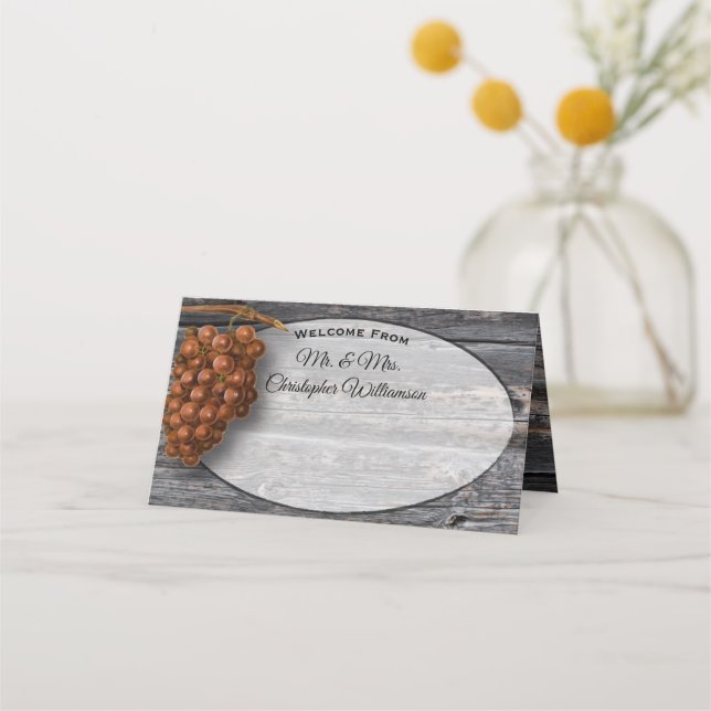 Rustic Exdoor Barn Bröllop Wood Vin-druvor Placeringskort (Framsida)