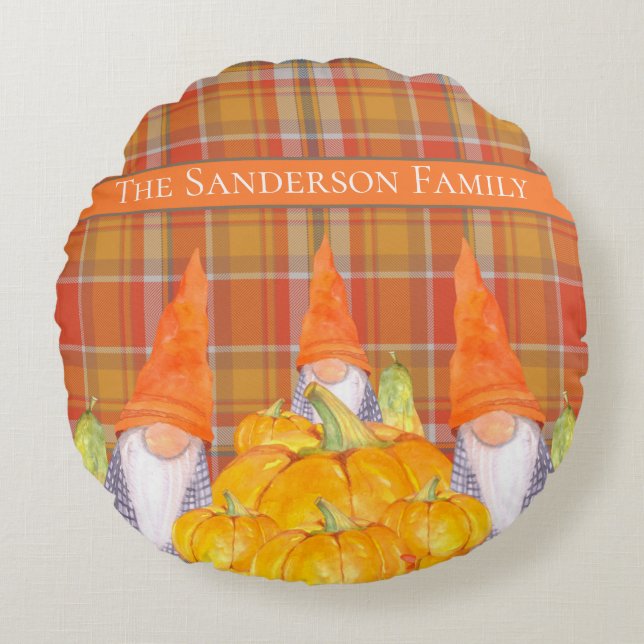 Rustic Fall Gnome pumpkin orange plaid Rund Kudde (Framsidan)