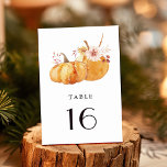Rustic Fall Guld Blommigt Pumpkin Bröllop Bordsnummer<br><div class="desc">I bordsnumret i bröllop finns rosenblommor och pumpor i bränd orange,  guld,  terracotta,  burgundi,   med beige och brunt pampasgräs. Om du vill ha en mer avancerad anpassning av den här designen klickar du på länken "anpassa ytterligare". Matchande objekt är också tillgängliga.</div>