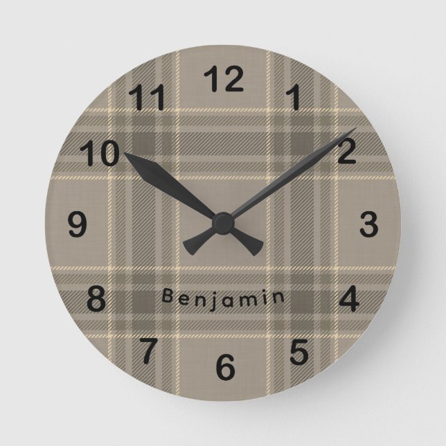 Rustic Farmhouse Beige Grey Plaid Tartan Rund Klocka (Framsida)