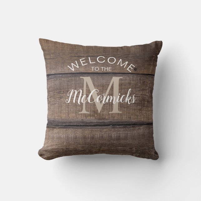 Rustic Farmhouse Brown Family Namn Monogram Kudde (Framsida)