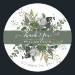 Rustic Foliage Blue Gum Eucalyptus Tack Runt Klistermärke<br><div class="desc">Rustiska vattenfärgsgröna arrangemanga av blått gummi Eucalyptus,  skogsälsklöver. DIY-händelse eller bara ett tack som du ger klistermärken med roligt och modernt handskrivet skript och i stänk i grönt och faux guld-folie och DIY-bakgrund i färg. Copyright © 2016-2020 Bombino Design™. Alla höger reserverade.</div>