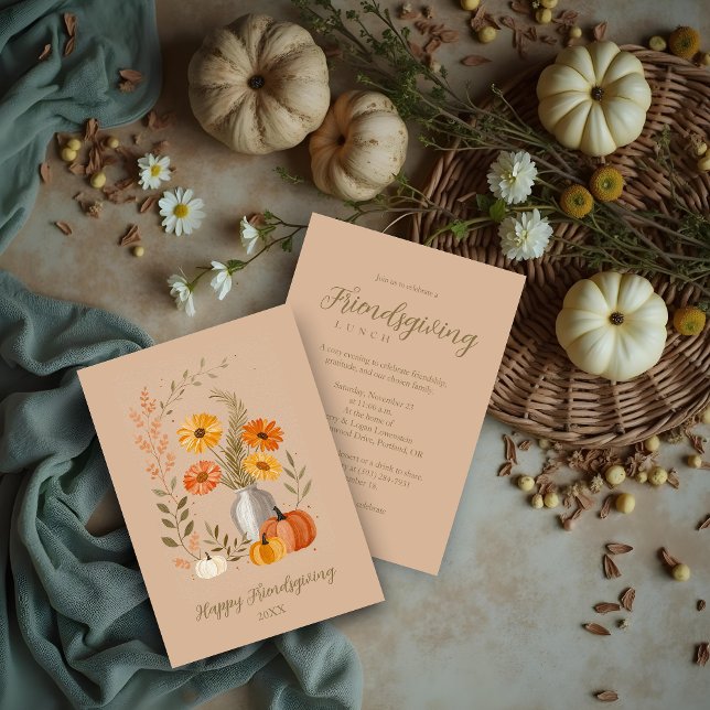 Rustic Folk Art Vase Flowers Pumpkin Friendsgiving Inbjudningar (Rustic Folk Art Vase of Flowers and Pumpkins Friendsgiving Party Invitation Cards. )