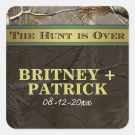 Rustic Forest Hunt är över Camo Wedding Favors Fyrkantigt Klistermärke
