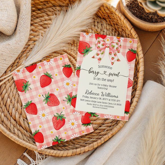 Rustic Gingham Strawberry Berry Sweet Baby Shower Inbjudningar (Skapare uppladdad)