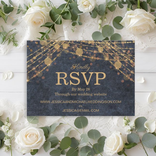 Rustic Glam Denim Blue Guld String Ljus Bröllop OSA Kort (Rustic glam navy blue and gold string lights wedding RSVP card)