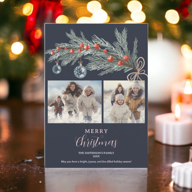 Rustic grönt gräs Red God jul 3-foton Julkort (Rustic green pine red Merry Christmas 3 photos Holiday Card on dusty blue)