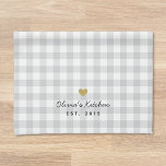 Rustic Guld Heart och Soft Grått Buffalo Check Kökshandduk<br><div class="desc">Anpassningsbar-designad,  modern,  rustik handduk i stil-köket med namn på mjuk grått buffalo check mönster.</div>