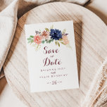 Rustic Guld Lövs and Blommigt Spara datum Vykort<br><div class="desc">Den här ryska löven och blommigten guld sparar tidskorten är perfekt för ett modernt bröllop. Utformningen har handritad vattenfärgsfärg,  lila,  marin,  ,  burg,  marinblommor,  grönt och guld löv som adorerar en elegant geometrisk ram.</div>