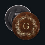 Rustic Guld Monogram Bröllop Flasköppnare<br><div class="desc">Den här elegant bröllop gynnar flaska-öppnare med ett personlig monogram som är inramat i ett okomplicerat guld blommigt-grafik på en rik träkornbakgrund. Perfekt för rustiskt eller vintage-temat bröllop, denna praktiska men ändå snyggt-keepé är idealisk för marskalkar, mutor eller gästtjänster. Kompakt och hållbar, det är en tankfull gåva som dina gäster...</div>