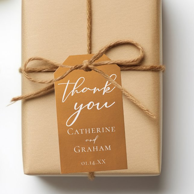 Rustic Guld White Typography Simple Fall Wedding Presentetikett (Skapare uppladdad)
