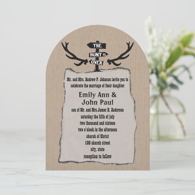 Rustic Hunt är över Bröllop, visas på Kraft Inbjudningar (Stående Fram)