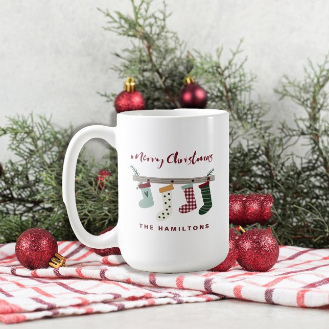 Rustic julfamiljs Red Stockings Helgdag Kaffemugg (Skapare uppladdad)