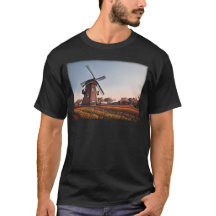 Rustic Kvarn och Tulip Fält Sunset