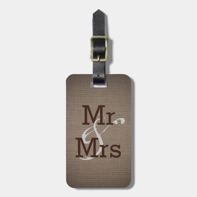 Rustic Land Burlap Monogram Bröllop Mr. och Mrs. Bagagebricka (Vertikal Framsida)